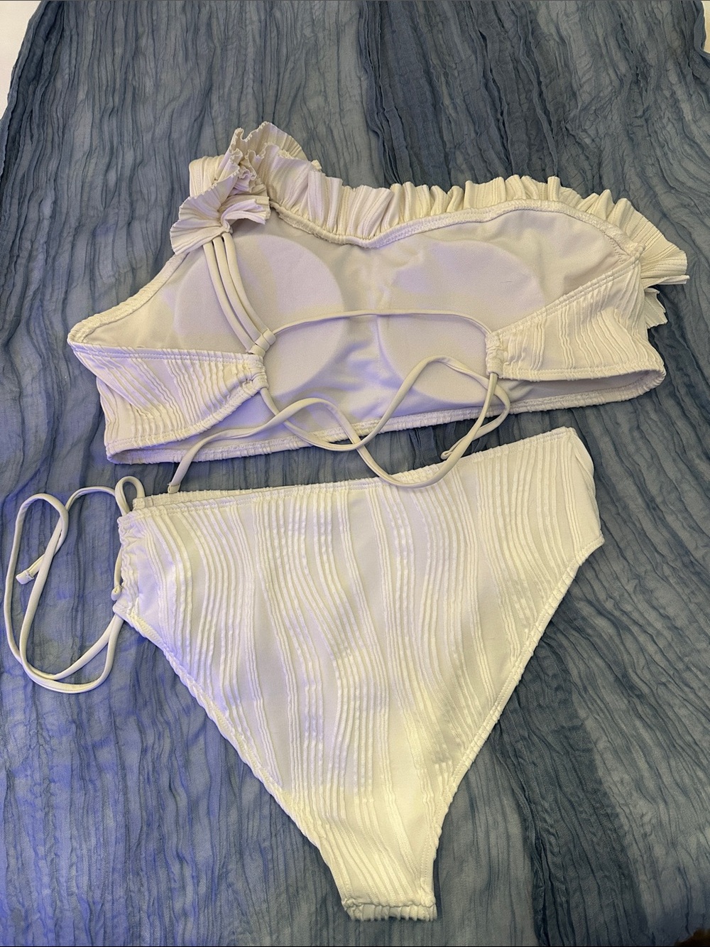 SHEIN White Ruffled One-Shoulder Ribbed Bikini Set - Picture 2 of 3
